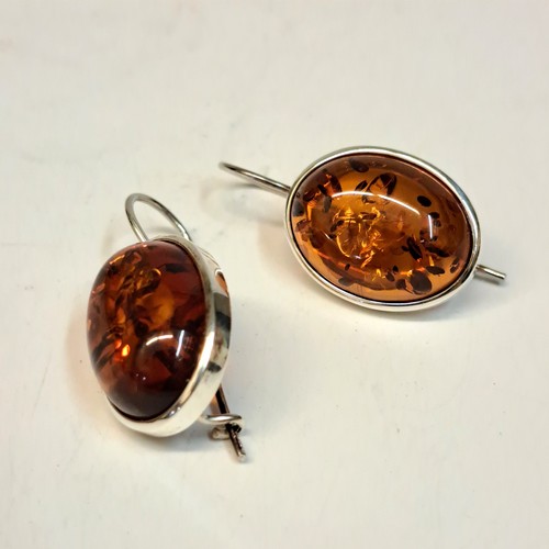 Click to view detail for HWG-2420  HWG-2420 Earrings, Oval, Rum Amber $80